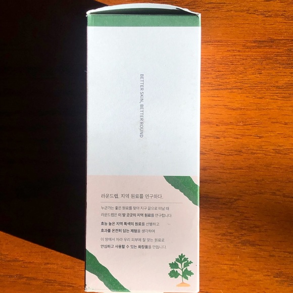 ROUND LAB Mugwort Calming Toner 300ml SEALED - Picture 4 of 5